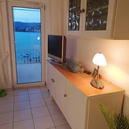 Daire Haus Am Trogir, Mala Mora